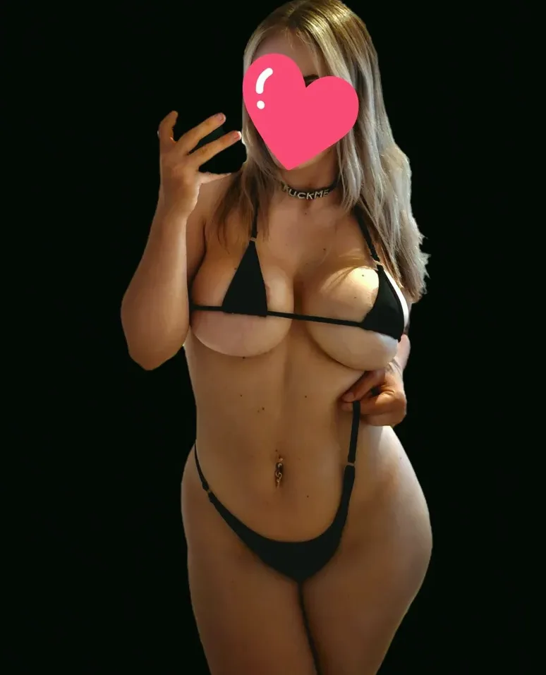 Esmee, 27